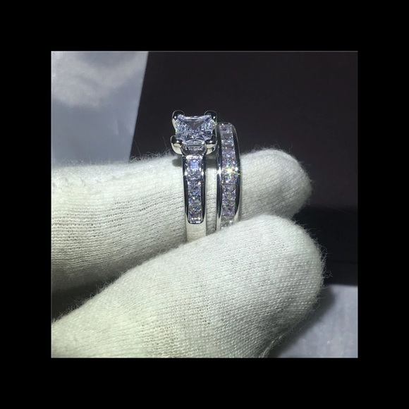 (Size 7)10k gold engagement ring set - Picture 4 of 4